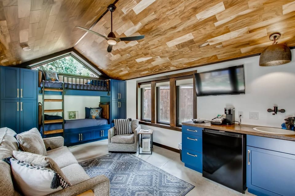 Countryrock Modern Small Cabin near the creek - Idaho Springs