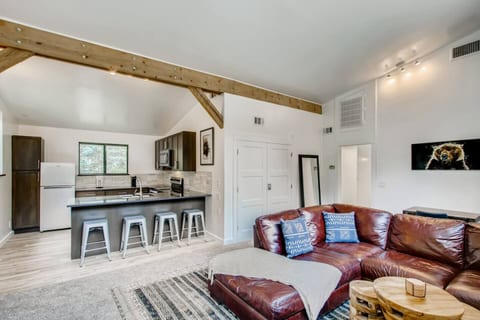 Sandstone Modern Work & Play Waterfront Condo!
