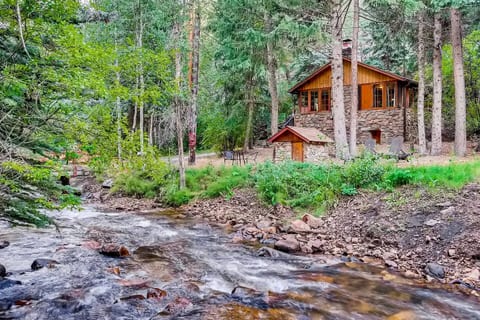 Solace Waterfront Work & Play Cabin
