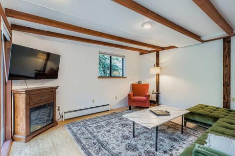 Moonstone: Waterfront Treehouse Oasis