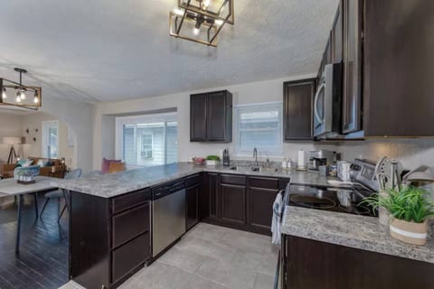 Spacious Waukegan 3BR • Hot Tub & Deck
