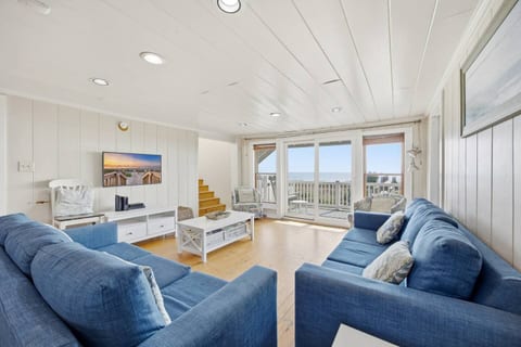 2 Oceanfront Single Family Huge Homes, 500 ft apart, 2 Private Pools, Sleeps 60