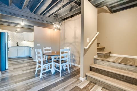 Scenic Lake Getaway: Private Sauna & Beach Access