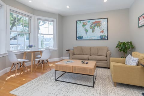Clean and convenient w/ patio!  Walk to Boston highlights!