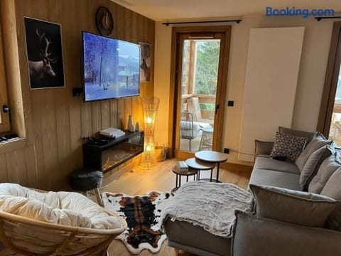 Megève Terrace 1BR · Spa & Pools