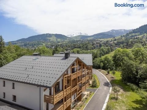 Megève Terrace 1BR · Spa & Pools