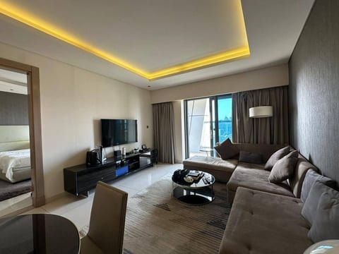 Burj View 1BR · Pool, Gym & Free Valet