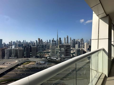 Burj View 1BR · Pool, Gym & Free Valet