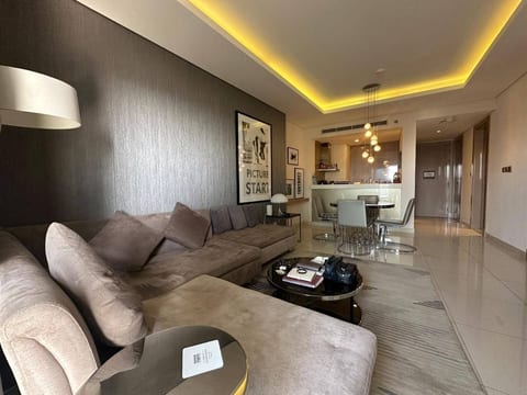 Burj View 1BR · Pool, Gym & Free Valet