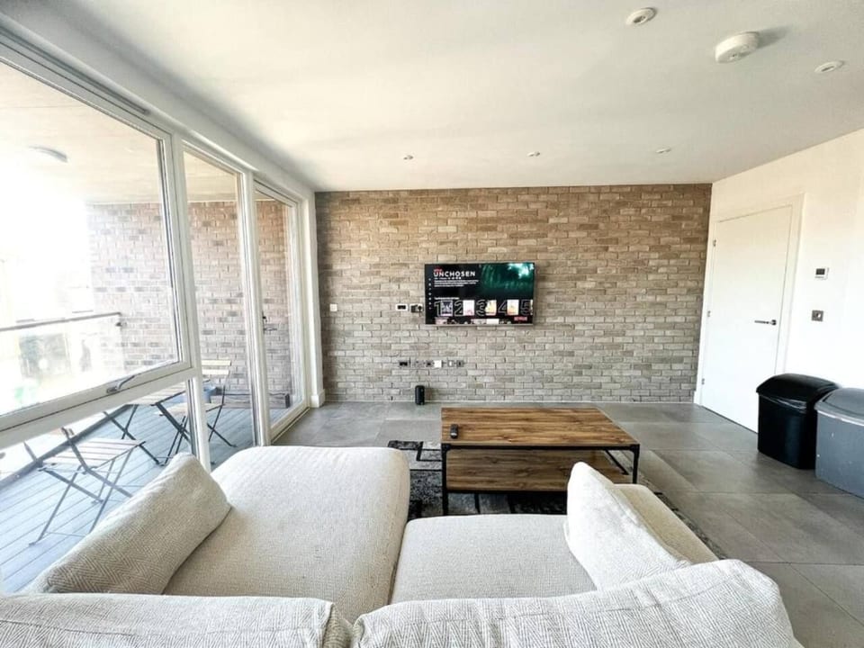 Broadway Market 2BR · Lift, 2 baths - Greater London
