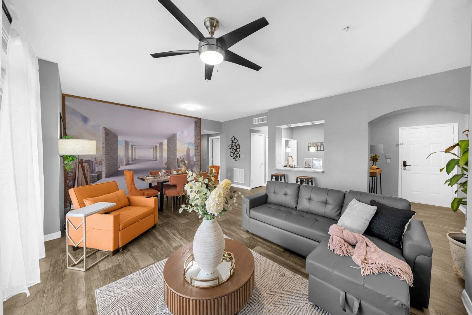 Modern 2BR | Pool, Gym + Pet-Friendly #12