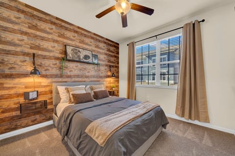 Modern 2BR/2BA w/ King Bed, Pools + Gym #1