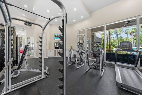 Modern 2BR/2BA | Pool + Gym Near Airport #8