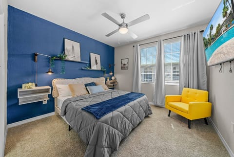 Stylish 2BR/2BA w/ Pool, Gym Near Airport #3