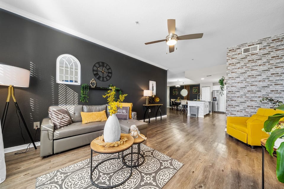 Modern 3BR/2BA | Pools, Gym + Near Airport #5 - Tampa