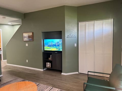 Living room HD TV provided, ready for your app log-ins.