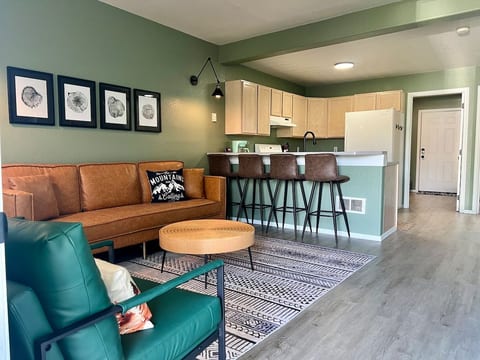 Cozy living area thoughtfully decorated with upscale, Pacific Northwest-inspired modern furnishings.