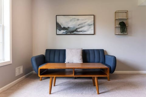 #2 *Beautiful 1 BR Apartment - Renovated 1/2026*