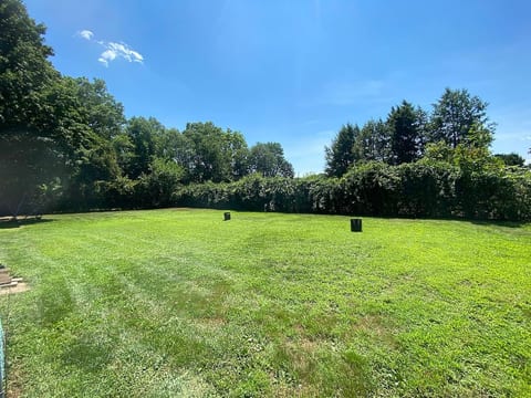 #9 - 4 Br/5 Queen Bed House- Central CT!
