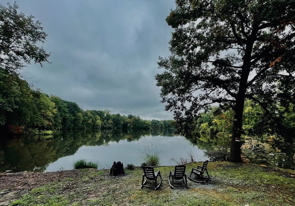 #24 *Serenity* A Lakefront Cottage Retreat - Middletown