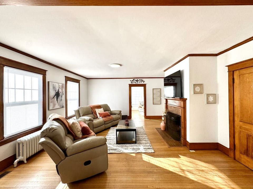 #41- Budget Friendly for Large Groups! - Southington