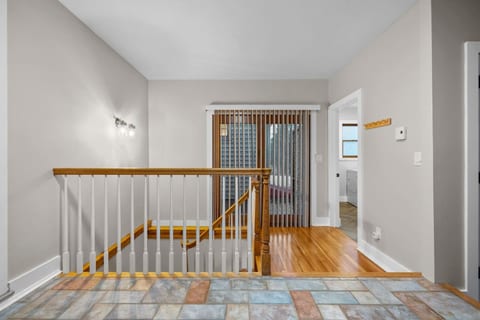 #30 - Spacious & Cozy w/ *Barn Lounge*