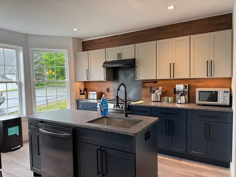 #32- Sleeps 10! Litchfield County