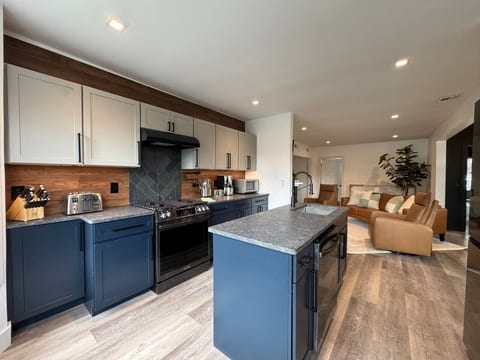 #32- Sleeps 10! Litchfield County