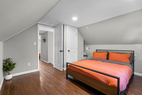 #22- 4B/2Ba- Central CT