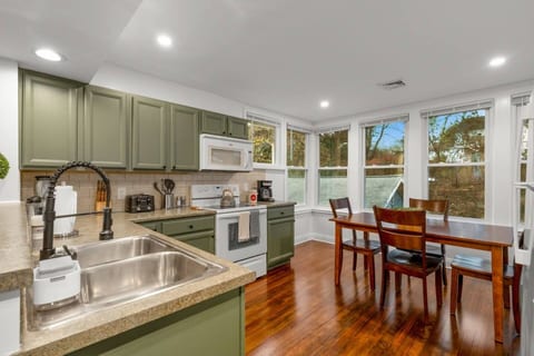 Spacious 1 Bed Apt - Litchfield County