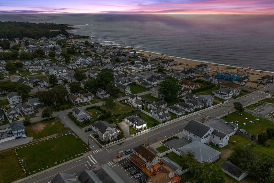 #35 - Beautiful 3 BR Beach Haven - Old Lyme