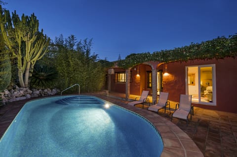 Villa Las Jacarandas