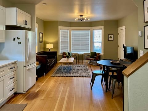 3BR Mashell Cottage in Downtown Near Rainier