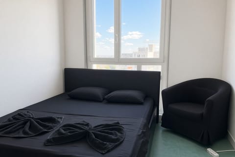 King size Bed Room 5 min Metro Paris/Orly image 5