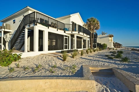 Beachfront Condo in Bradenton Beach – Ground Floor