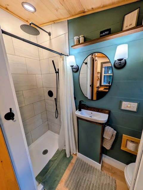 Tiny House • Hot Tub • Private Woodland Retreat image 5
