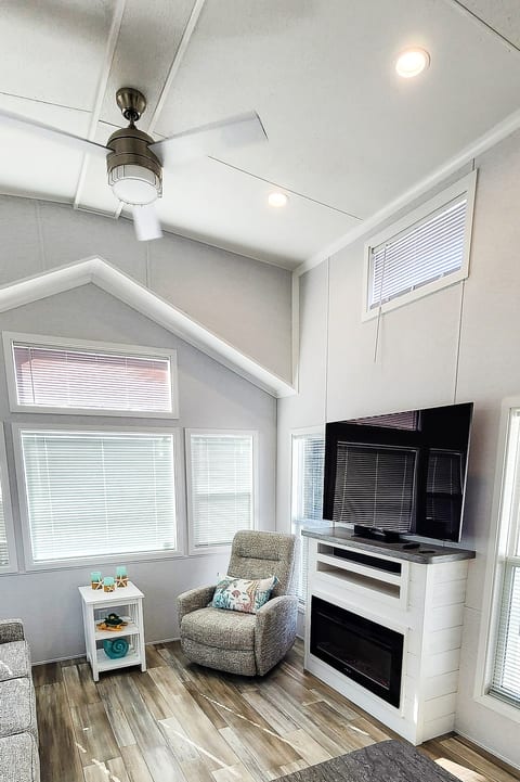 Happy in the Keys Tiny Home with Boat Ramp