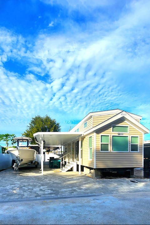Happy in the Keys Tiny Home with Boat Ramp