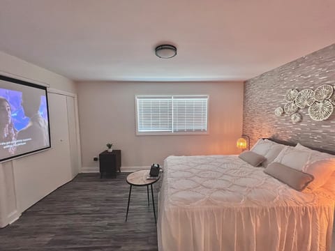 Quite NoDa Cottage near uptown *Amazing Location* image 3