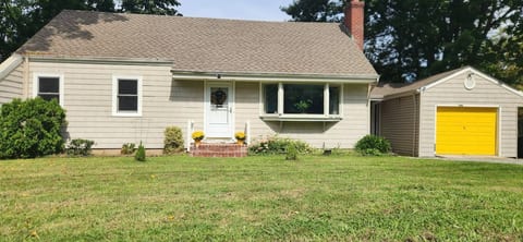 Cozy Northport Cape for Extended Stay, 2 Bedrooms image 2