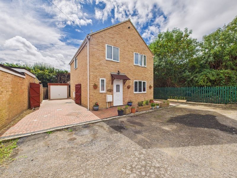 Detached house max 6 (3 x rooms)