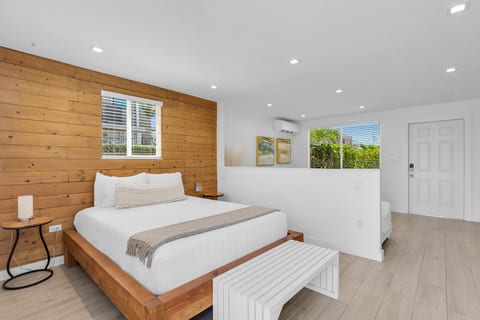1. Key Largo Waterfront Apartment | Canal & Ocean