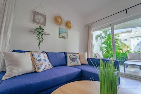 A pocos pasos de la playa. Apart. Playa Coral H-12