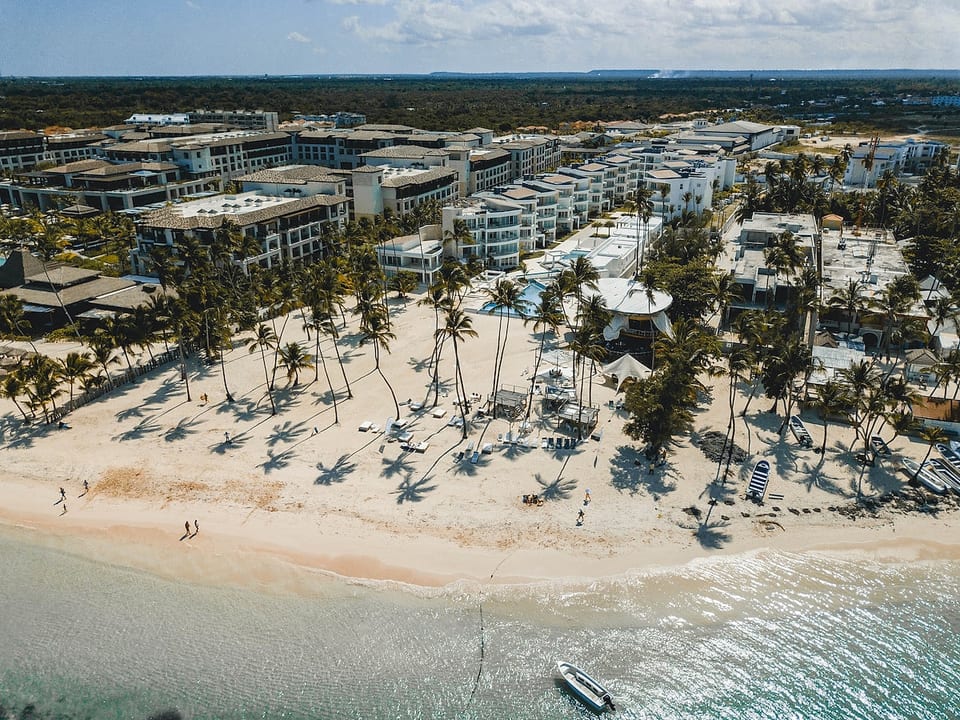 New 3BR- Beach front condo Playa Coral H32 - Punta Cana