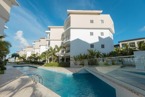 Playa Coral H41 3BR- Beach front Playa Coral H41