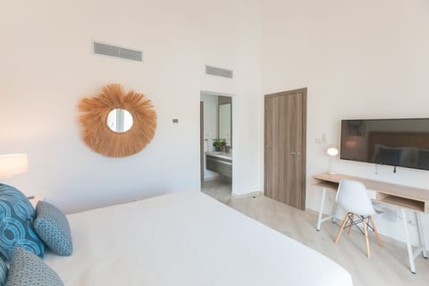 Playa Coral H41 3BR- Beach front Playa Coral H41