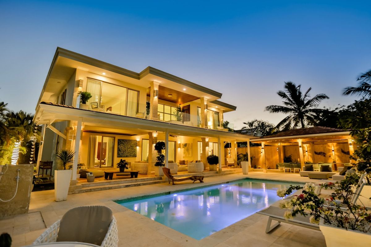 Villa Paradiso Luxury - Golf, Pool, Staff included