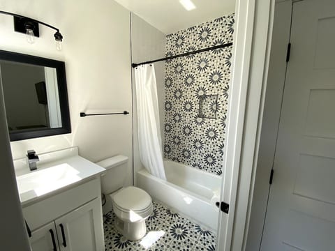 The Providence Cozy – Austin Monthly Stay image 3