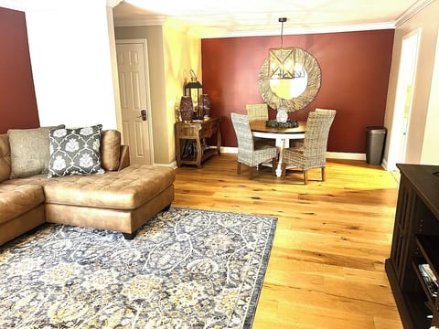 Island Retreat 2513 Demere Unit 6 • Top Floor 3BR Condo w/ Pool & Tennis