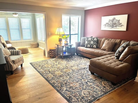 Island Retreat 2513 Demere Unit 6 • Top Floor 3BR Condo w/ Pool & Tennis